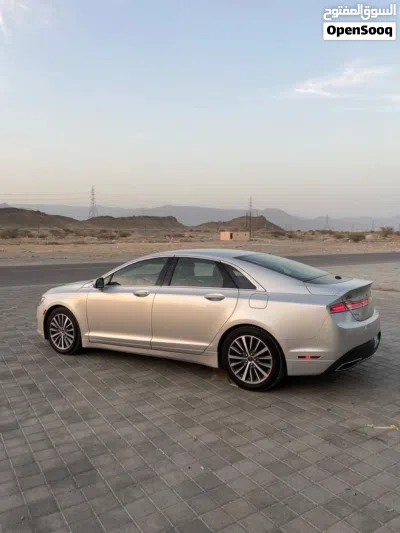Lincoln MKZ Premiere 3