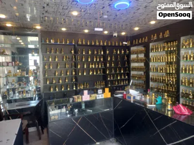 محل عطور كامل للبيع 3