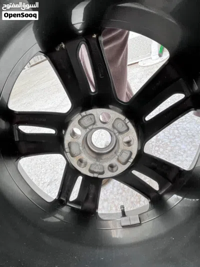 2013 Range Rover Sport Red Edition Rims 2013 رينقات رينج روڤر سبورت ريد ادشن (أصلي وكاله) 3