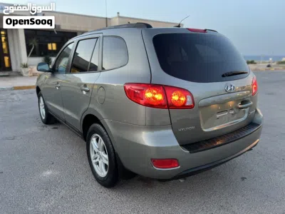 Hyundai Santa Fe Limited 4
