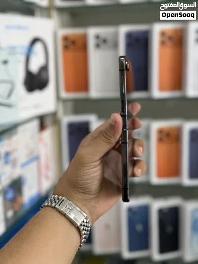 عرض خااص : Samsung Z flip 5 256gb هاتف بحالة الوكالة بدون اي شموخ أو مشاكل مع ضمان و ملحقات بأقل سعر 4