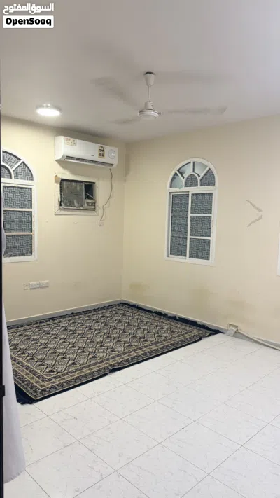 غرفه للايجار في الخوير بجنب جامعة التقنيه بمسقط مباشرا مع الحمام الخاص ومطبخ شامل كل شي 2