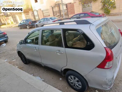 Toyota Avanza SE 3