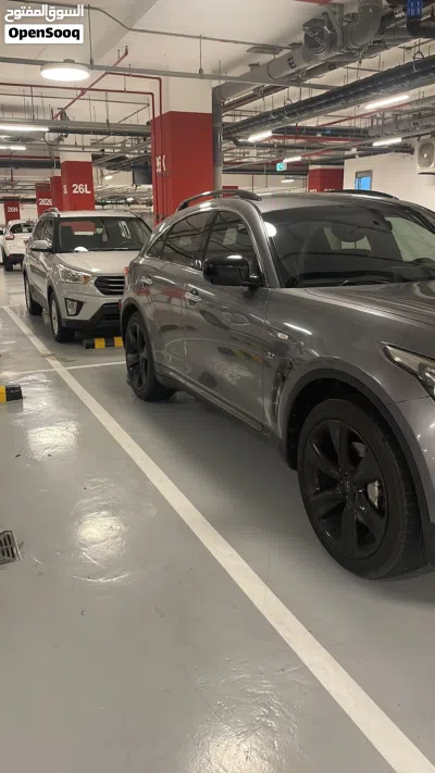 Infiniti QX70 Sport 2