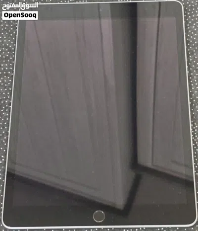 بحالة ممتازة 9 iPad الجيل التاسع 10.2 بوصه 3
