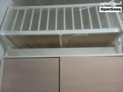 للبيع سرير اطفال بحالة الجديد 3