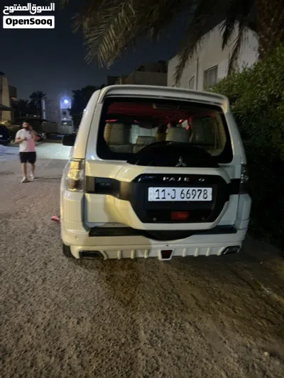 Mitsubishi Pajero GLS 2