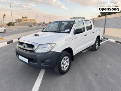 Toyota Hilux DLX 3