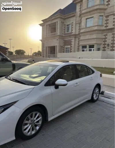 Toyota Corolla LE 2
