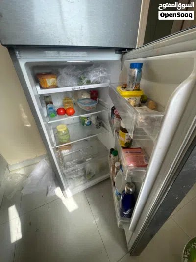 LG refrigerator in good condition for sale 3
