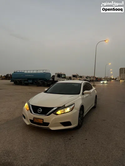 Nissan Altima S 2