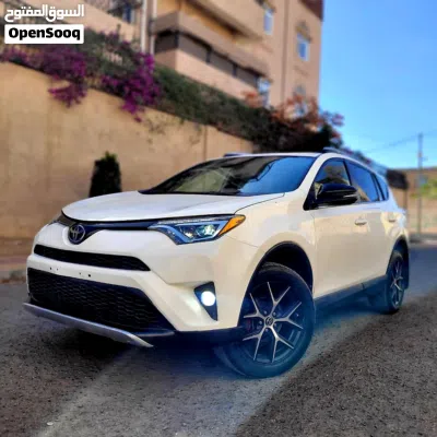 Toyota RAV 4 SE 4