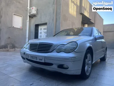 مرسيدس بنز الفئة-C C 200 4