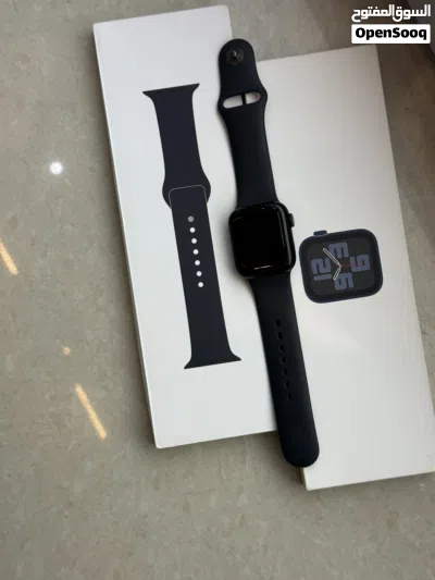 Apple Watch se2 40mm بطارية 100٪ 2