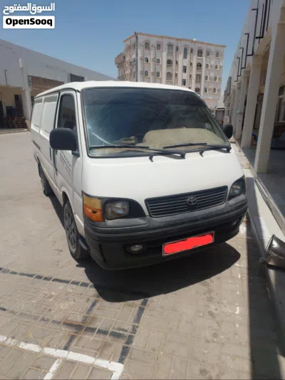 Toyota Hiace Cargo 3