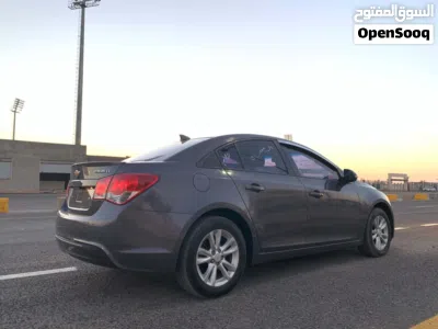 Chevrolet Cruze LT Premium 4