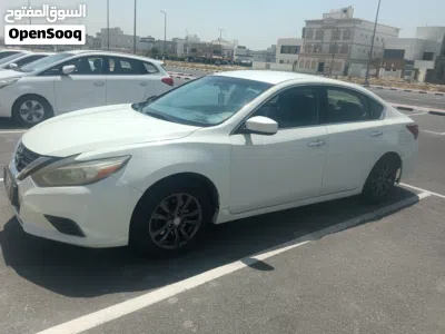 Nissan Altima S 4