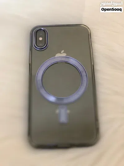 للبيع — Apple iPhone XS جهاز أنيق وفخم، أداء قوي وسريع الذاكرة: 256 قيقا البطارية: 75 2