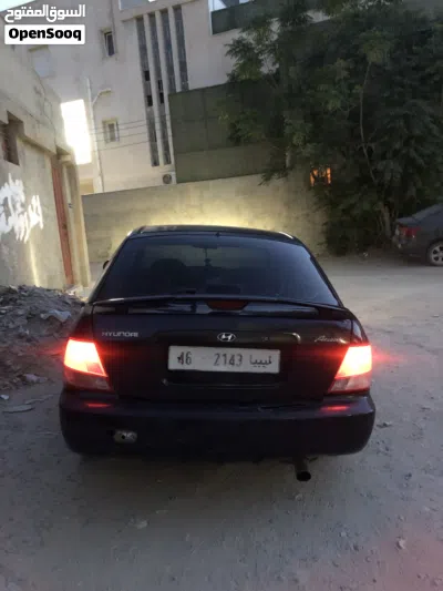 Hyundai Accent Standard 3