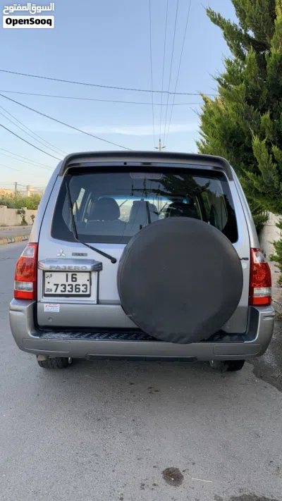 Mitsubishi Pajero GLS 2