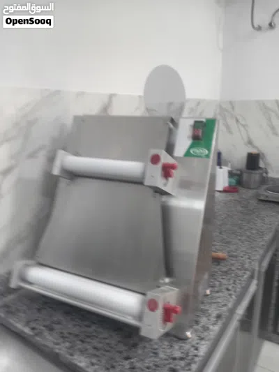 معدات كاملة لمحل بيتزا 4