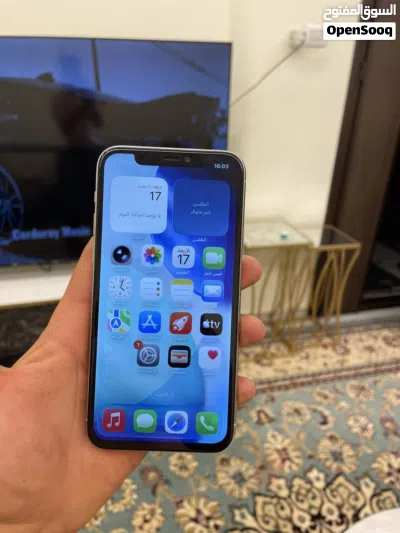 ايفون 11برو نضيف 4