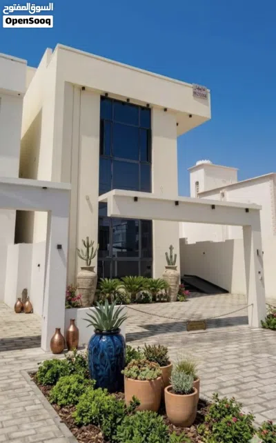 فيلا في وسط الخوض في ارقى الاحياء السكنيه جميع الخدمات متوفره منطقه حيويه مرغوبه مطلوبه محبوبه . 4