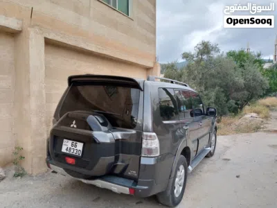 Mitsubishi Pajero GLS 4
