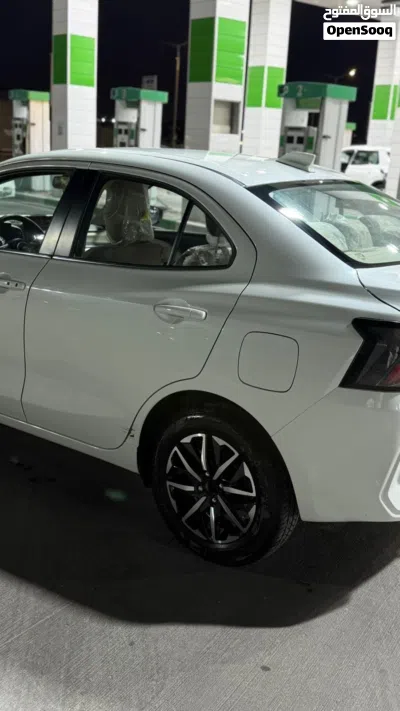 Suzuki Dzire Standard 4