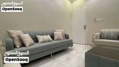 طقم كنب مودرن فخم 11 شخص بحالة الوكالة مع 3 طاولات زجاج (حي الحمدانية) 4