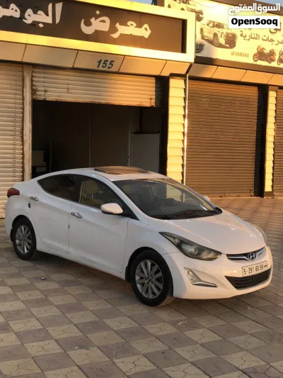 Hyundai Elantra Sport 3