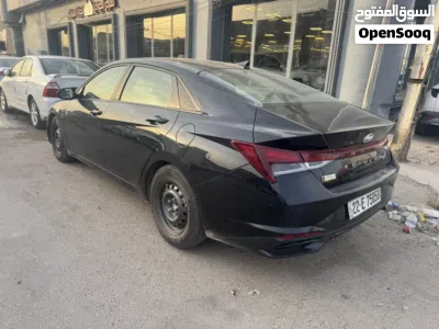 هیۆندای ئێلانترا Standard 4