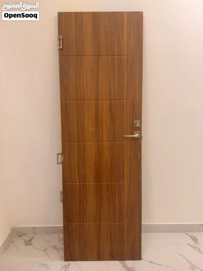 باب خشب ملبس PVC مفكوك قبل الاستعمال مع كافة الاكسسوارات والملابن والكشفات 2