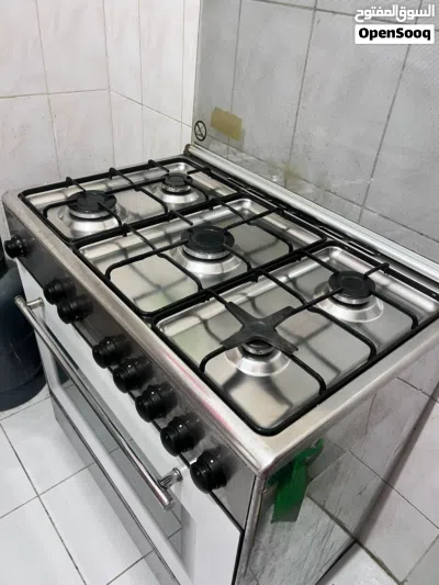 للبيع ثلاجة توشيبا و غاز 5 عيون غسالة و مجفف و قطعة مطبخ علوية 3