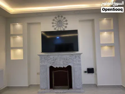 شقة للبيع طريق المطار مقابل كلية لومينوس 225 م مع 80 م مساحة روف 2
