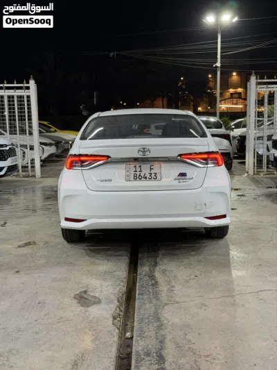 Toyota Corolla Hybrid 3