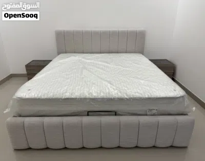 King Bed w/hydraulic 200x180 Dresser & nightstand سرير بوحدة تخزين هيدروليك، 2 طاولة جانبية وتسريحة 3