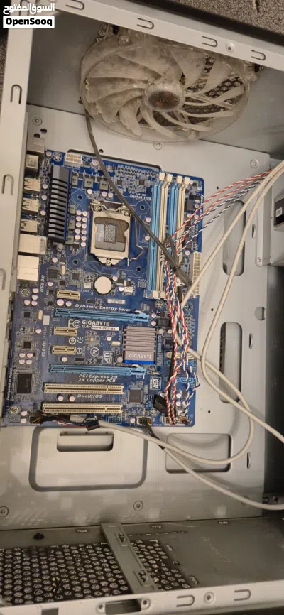 pc case with motherboard 4