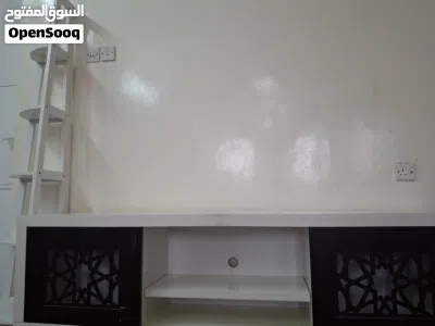 طاولات للديكور والتلفاز بحاله ممتازه جدا 2