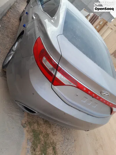 Hyundai Azera GL 2