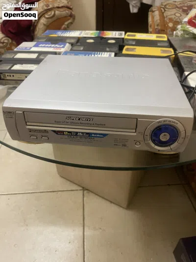 فيديو باناسونيك ياباني اصلي VHS نظيف جداً مع 17 شريط فيديو كبير وشنطة لحفظ الاشرطة 2