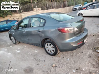 Mazda 3 Standard 3