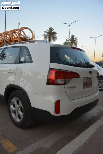 كيا سورينتو Standard 3