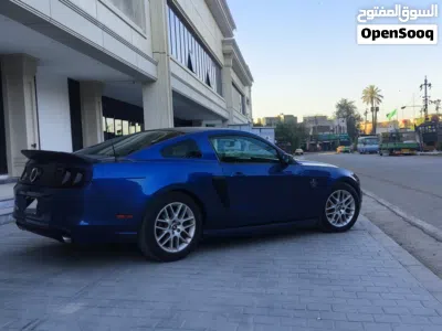 Ford Mustang V6 4