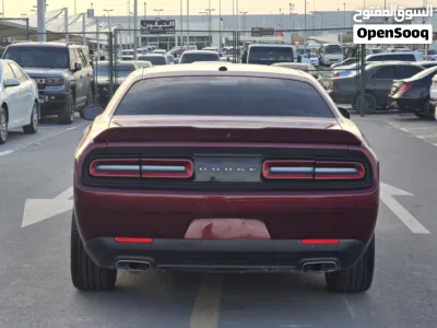 Dodge Challenger SXT 4