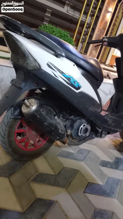 Yamaha XMAX 2