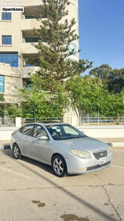 Hyundai Avante SE 2