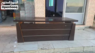 مكتب خشب بحالة ممتازة 2
