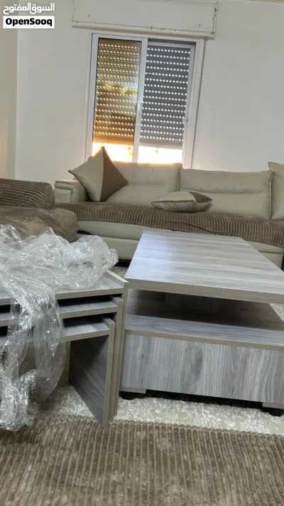طاوله كنب جديده مع طاولات صغارعدد3 2