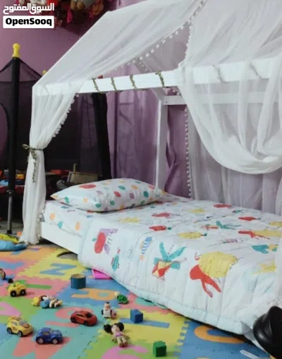 Kids Bed with Canopy and Matterss - White, Ready to Use -excellent condition 2